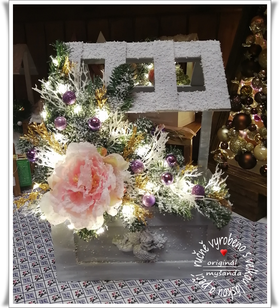 vánoce truhlík se stříškou velký šedý dekorace růžová (4)